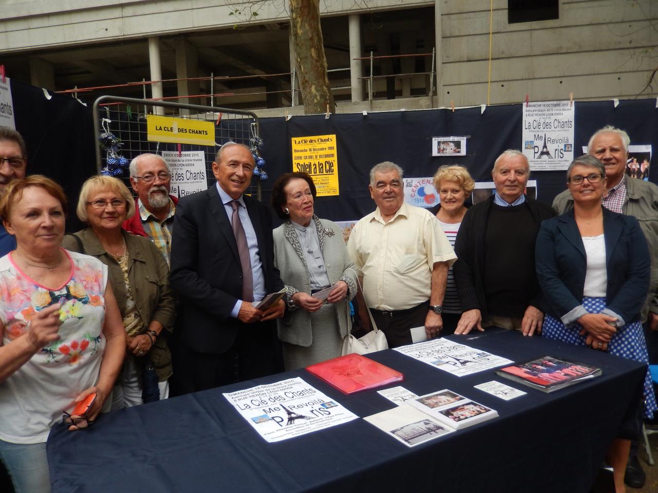 Photo souvenir avec monsieur le Maire et madame Simone André